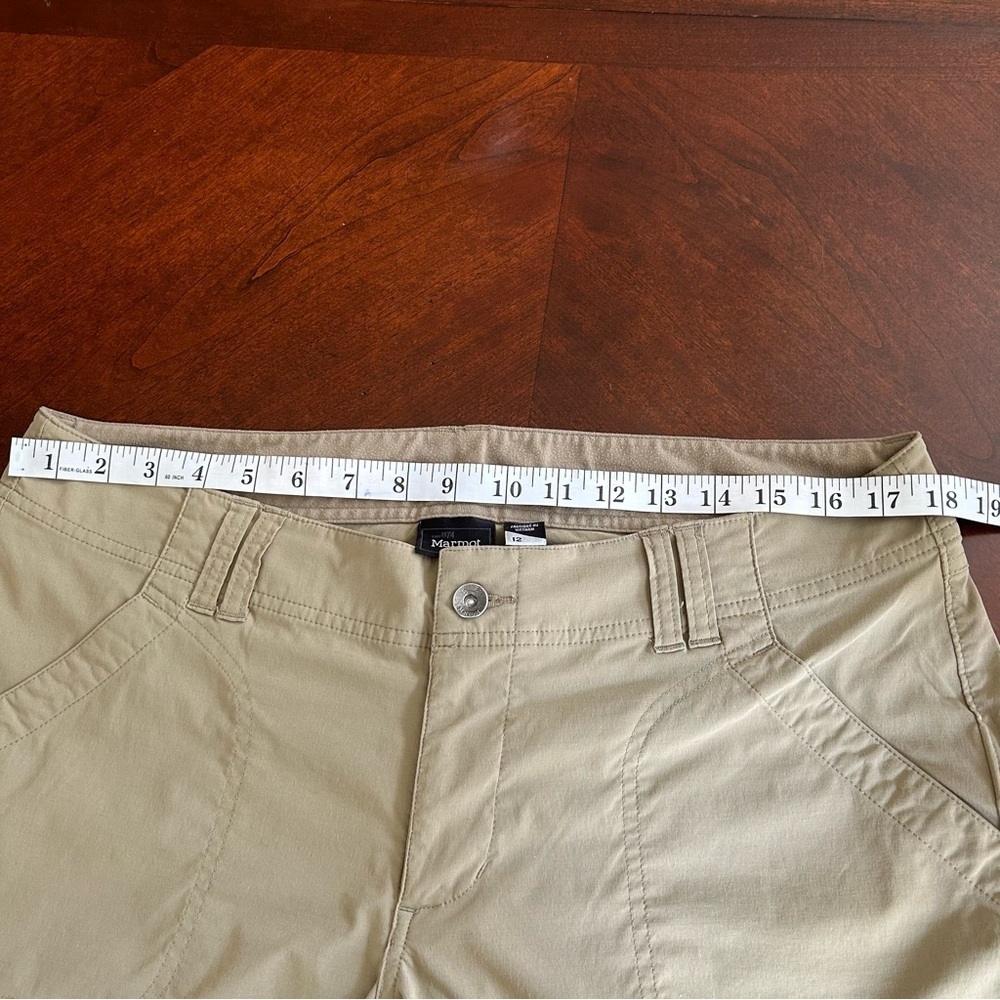 Marmot | Women’s Khaki Shorts - Picture 6 of 8